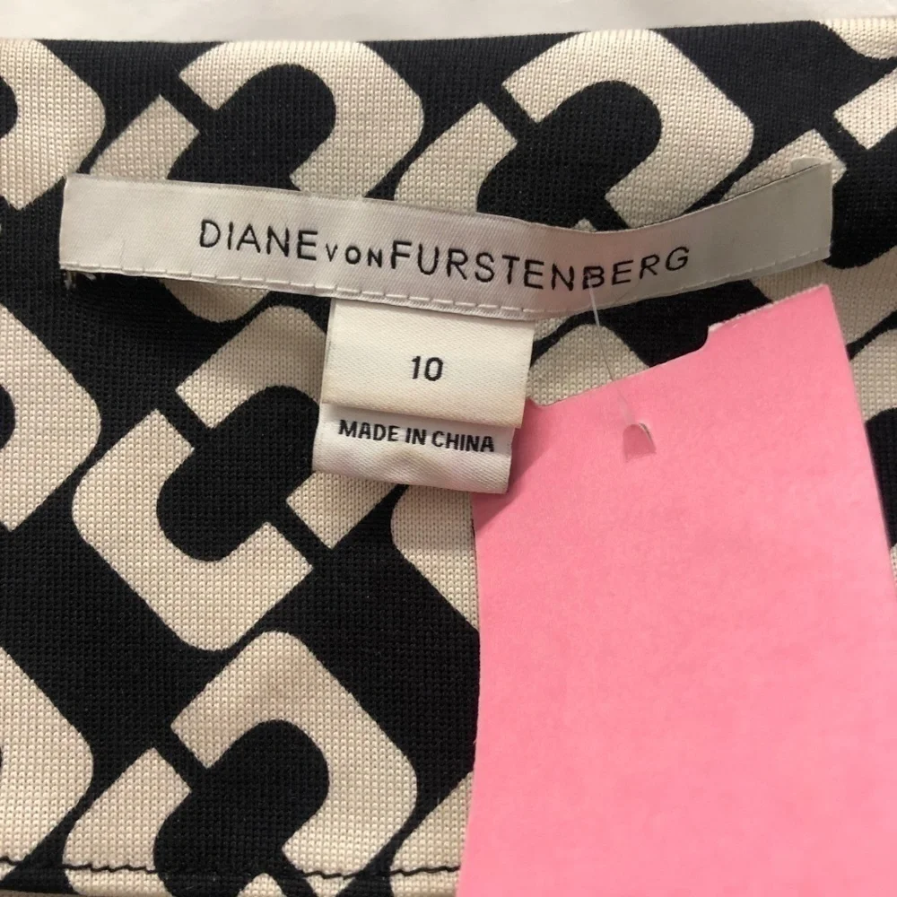 Diane Von Furstenburg Shift Dress, Size 10